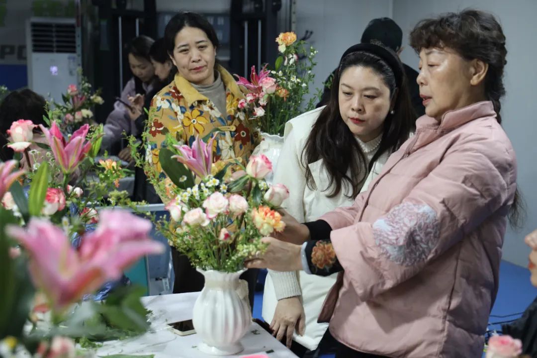 春暖花开 美丽绽放——瀍河区职工课堂培训班开班啦!