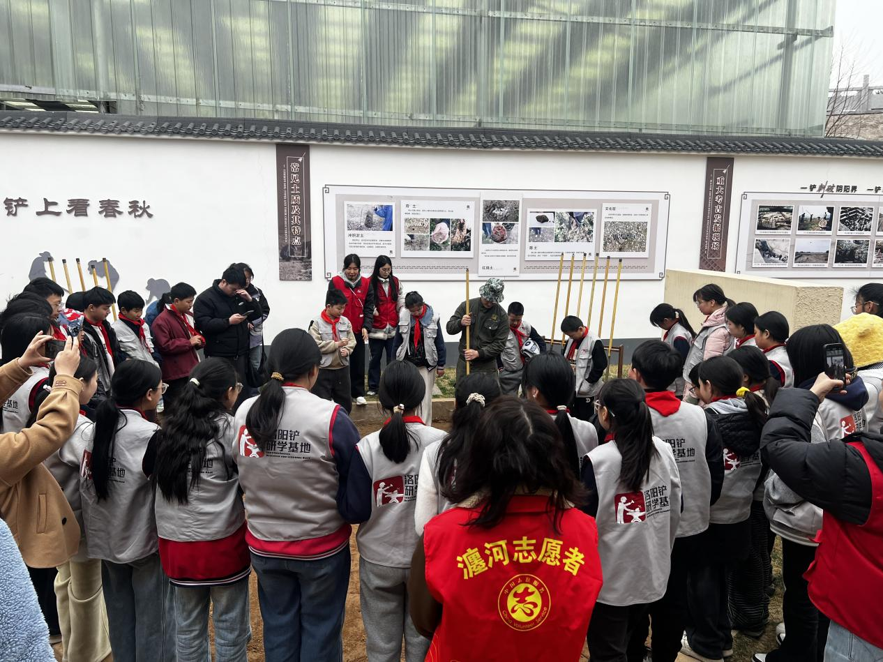 小李村社区开展“探秘博物馆，传承非遗文化”研学实践活动