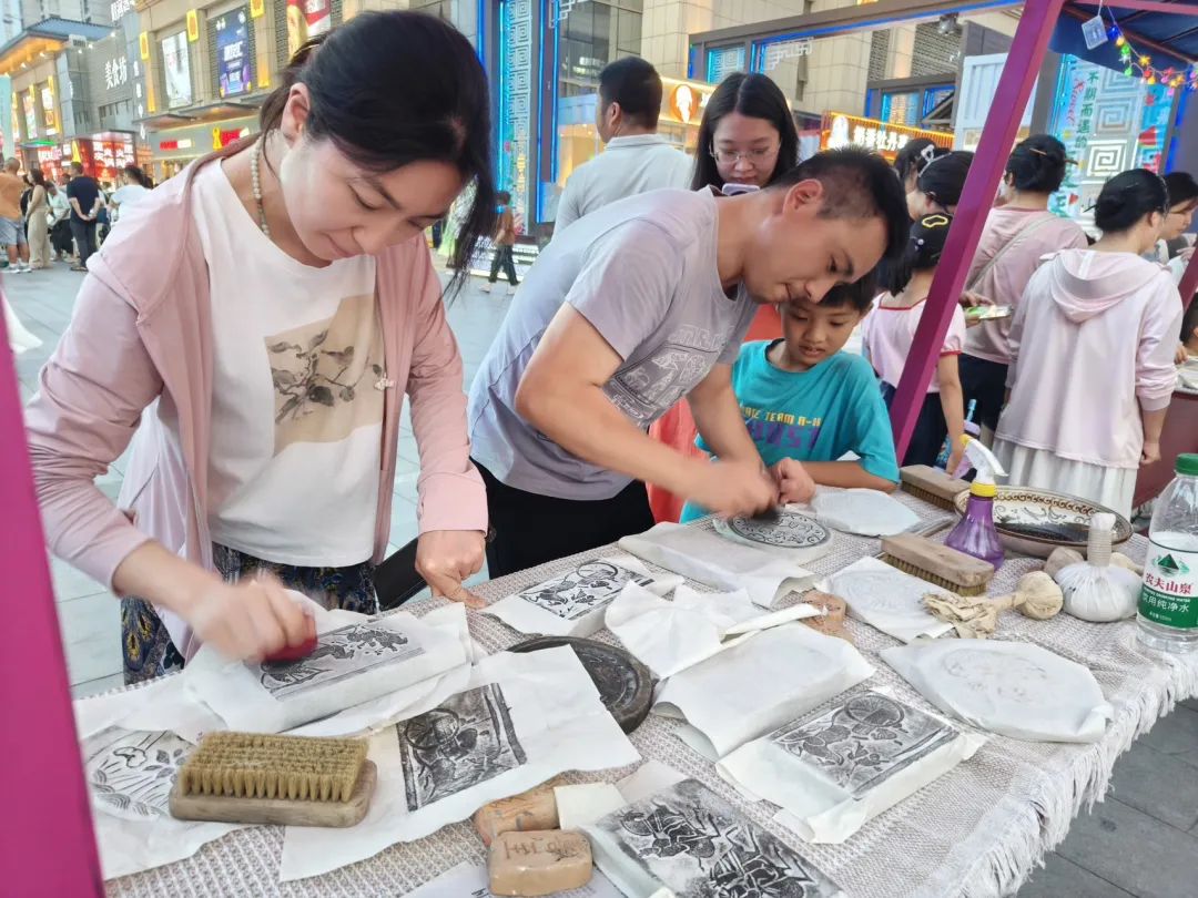 洛阳市启动“多彩假期 艺路‘童’行”文明实践活动，打造夏夜文化盛宴